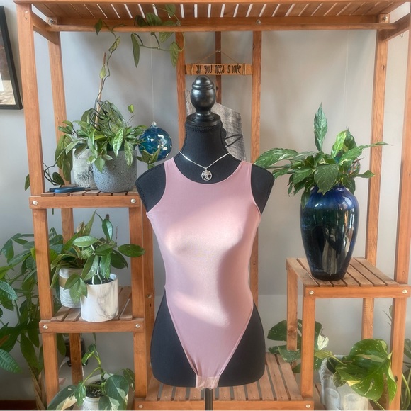 Pretty Little Thing NWT Slinky Racer Neckline Bodysuit in Mauve - Picture 5 of 14